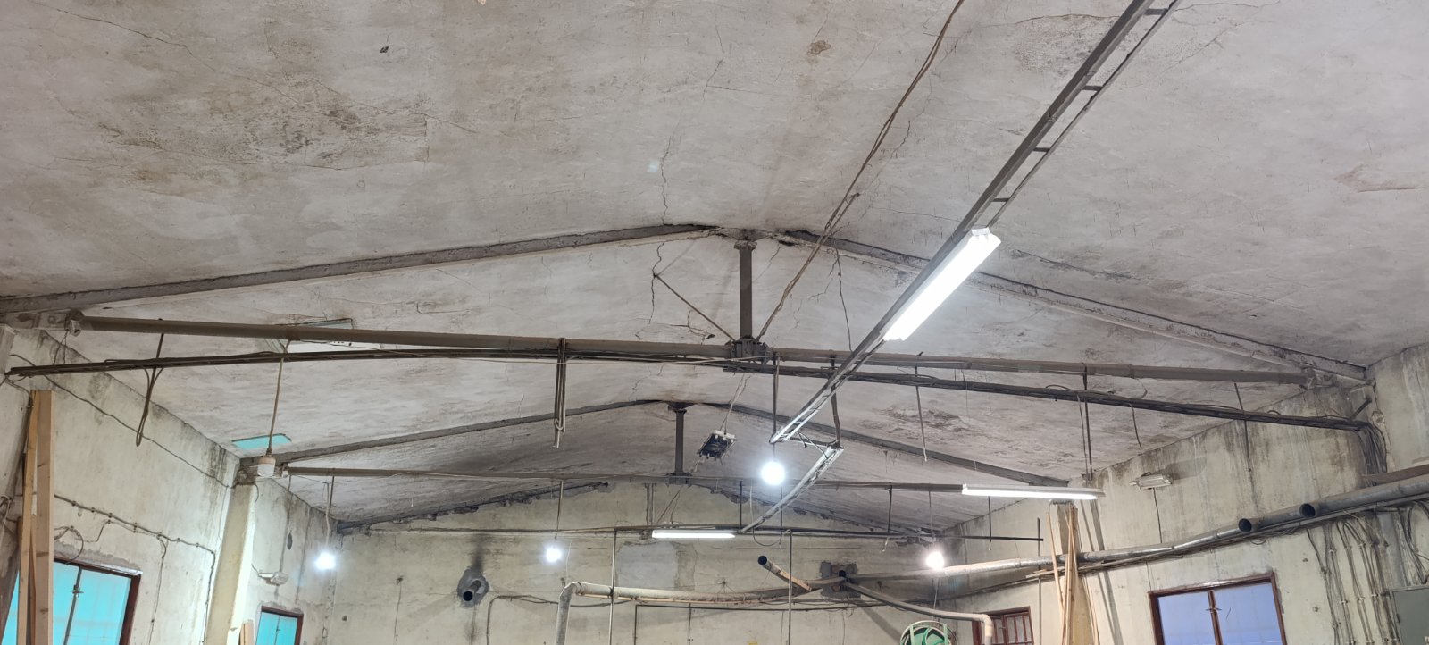 FACTORY – WAREHOUSE – 550 000 EUR